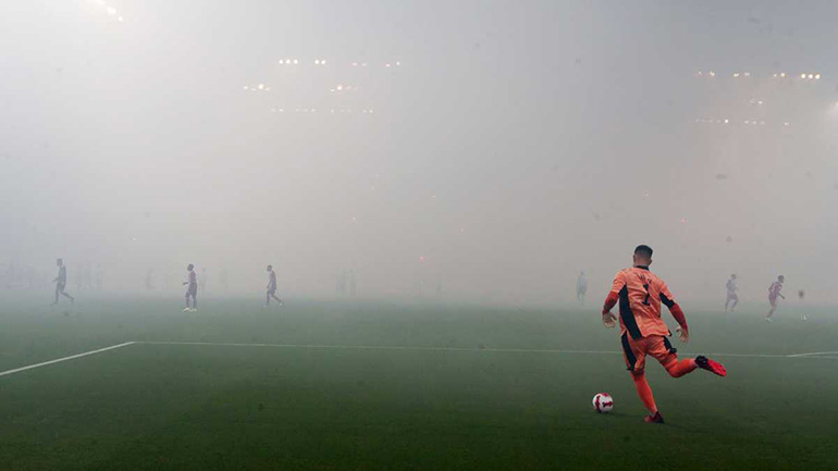 Ολυμπιακό και Παναθηναϊκό στο Καραϊσκάκη κέρδισε η αλητεία της εξέδρας